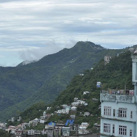 Chief Guest House Āīzawl Buitenkant foto