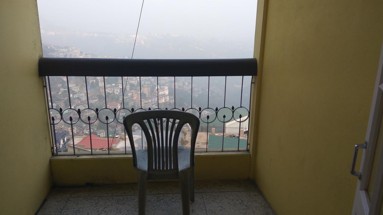 Chief Guest House Āīzawl Buitenkant foto
