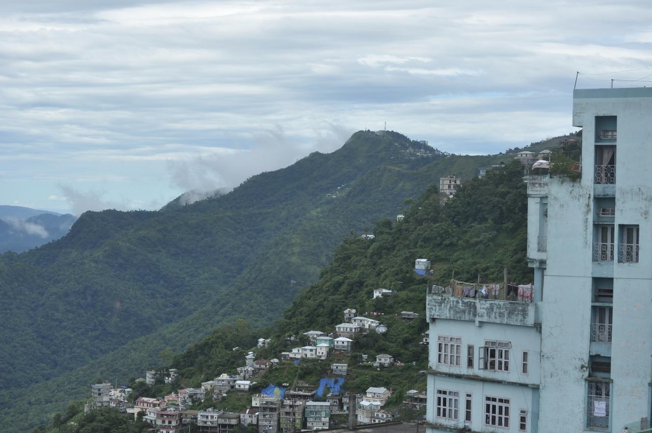 Chief Guest House Āīzawl Buitenkant foto